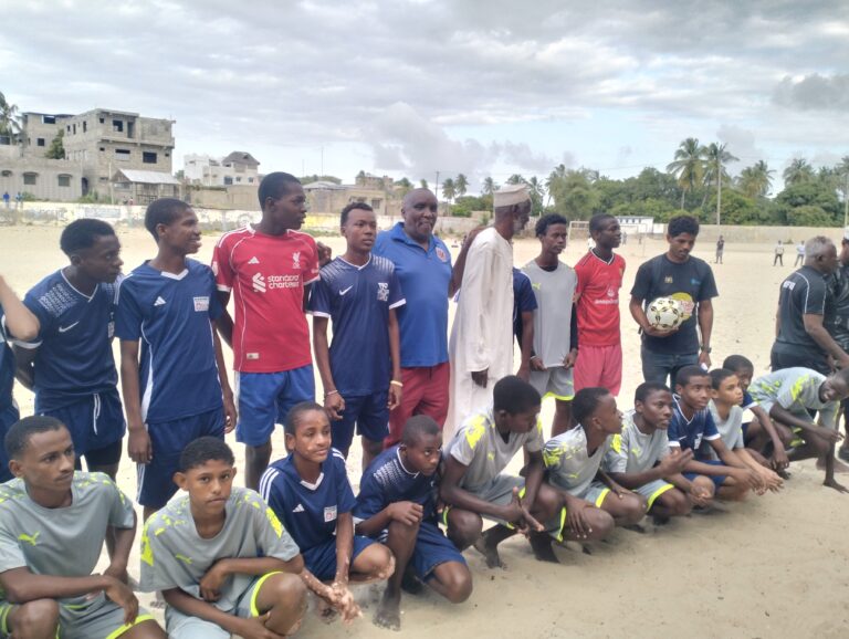 Footballers battle for the ball during opening match of Lamu’s ‘Weka Mapanga Chini’ peace tournament